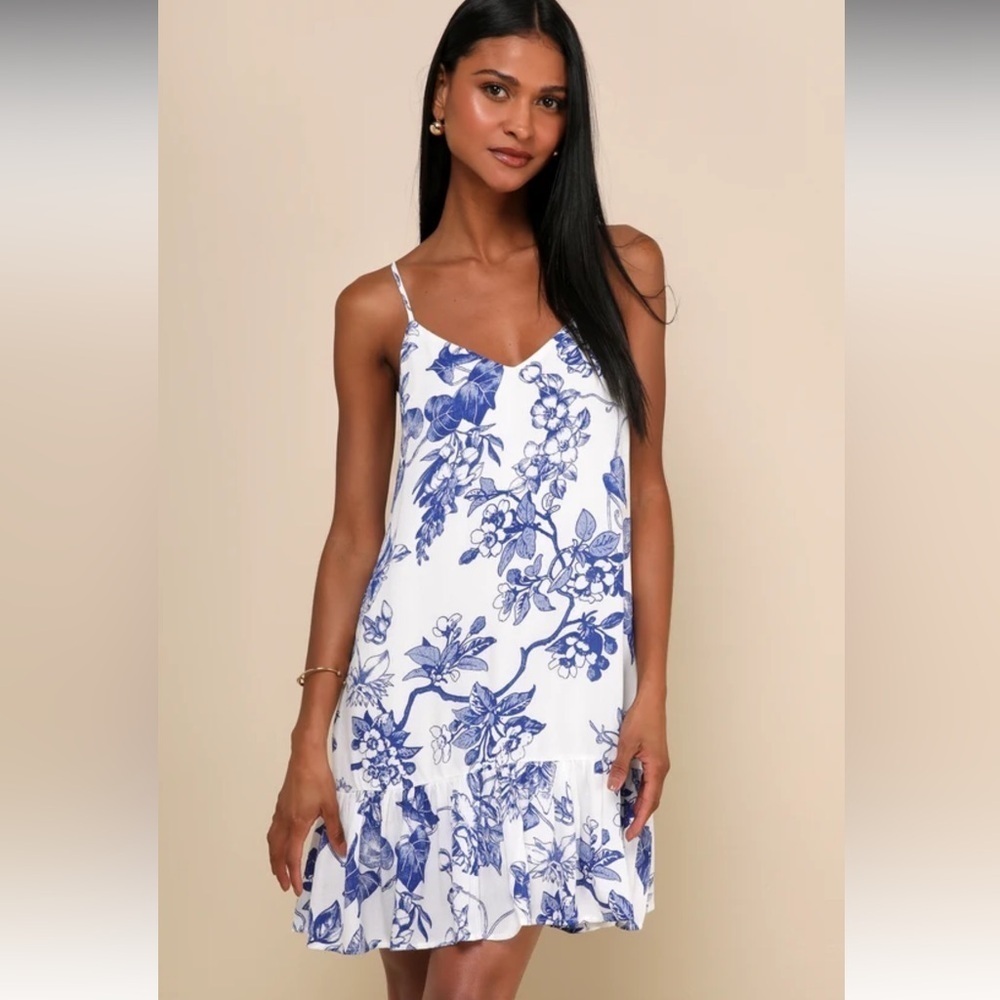 NWT Lulus Garden Bloom Blue and White Floral Print Ruffled Shift Dress